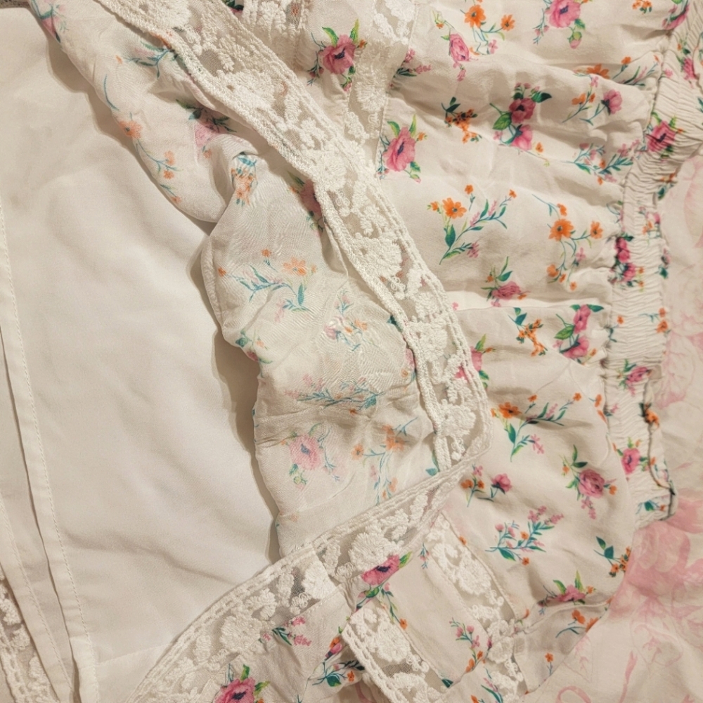 Altar'd State Ruffle Shorts X-Large - Picture 4 of 4